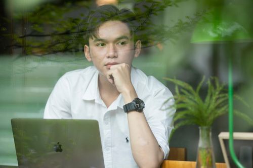 Người trẻ TP.HCM làm 2-3 công việc, mong 'mua đứt' nhà trước tuổi 30