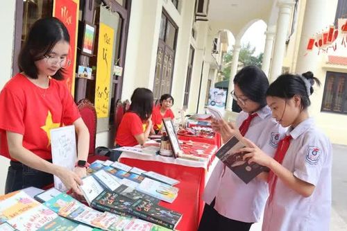 Học sinh hào hứng tham gia Ngày hội văn hóa đọc sách huyện Đan Phượng