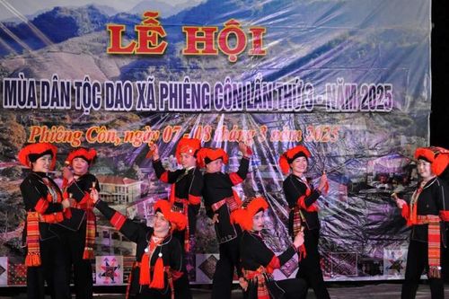 Ra mắt CLB văn hóa dân tộc Dao xã Phiêng Côn