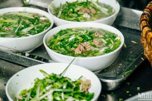 Độc đáo món phở tái lăn