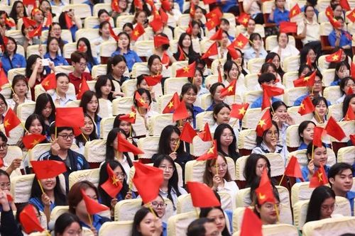 Gặp gỡ nhân chứng lịch sử - Khơi dậy trách nhiệm và niềm tự hào sinh viên