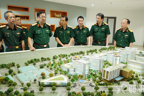 Thượng tướng Phạm Hoài Nam thăm, làm việc tại Bệnh viện Quân y 175