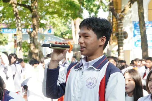 Trường ĐH Đông Á chăm sóc sức khỏe, cấp thuốc miễn phí cho HS trước mùa thi