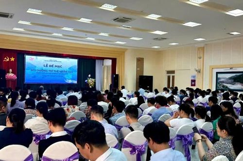 Ngành giáo dục Sơn La tập huấn ứng dụng AI cho giáo viên