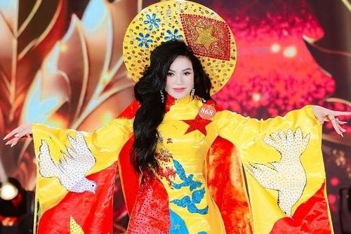 Hoa hậu Doanh nhân Việt Nam toàn cầu 2025 gây ấn tượng với trang phục áo dài đậm văn hóa lịch sử