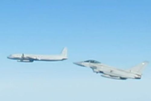Chiến đấu cơ Anh chặn máy bay Nga tiếp cận không phận NATO