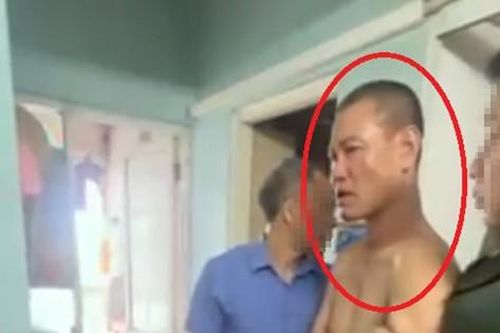 Hà Nội: Đối tượng dùng dao đâm người khác rồi cố thủ trong chung cư