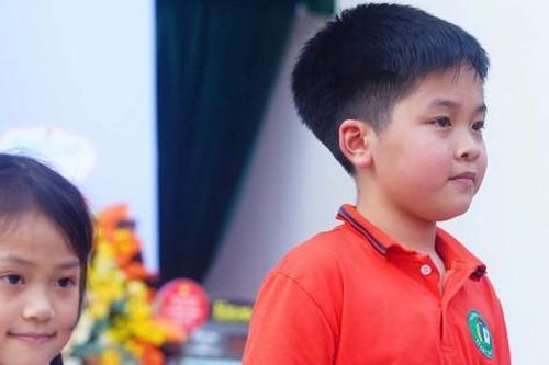 Cậu bé hai năm liên tiếp đạt giải Nhất cuộc thi Chữ đẹp Việt