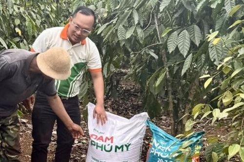 Trương Thanh Lương: Người 'gieo' niềm tin trên vùng đất đỏ Tây Nguyên