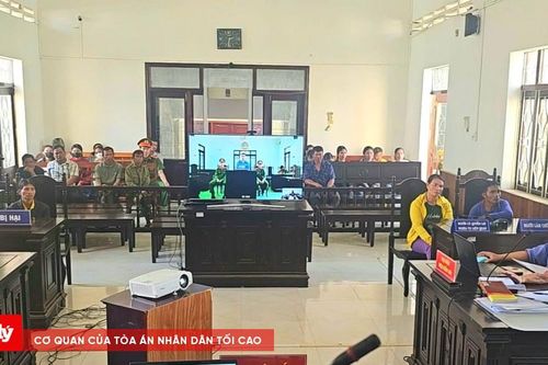 Đâm anh trai tử vong vì bị mẹ mắng