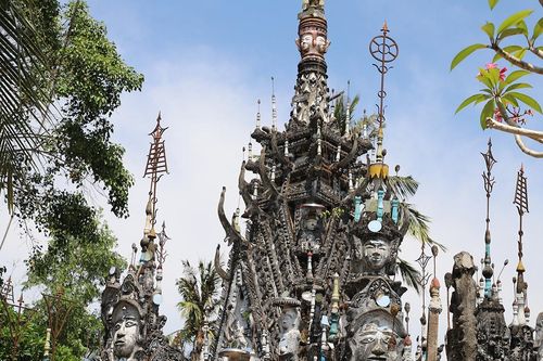 Lão nông miền Tây dành gần 25 năm dựng nhà nghìn tháp, đậm chất Khmer