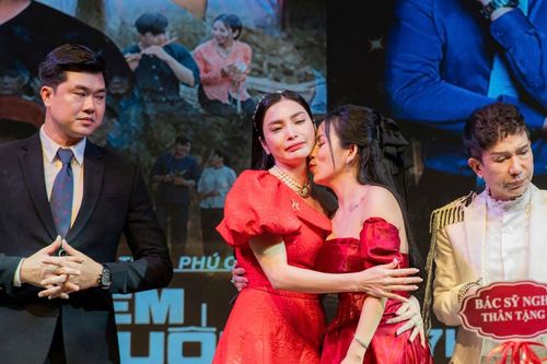 Long Nhật, Kim Huyền Sâm khóc nức nở vì học trò làm MV mất nửa chiếc ô tô