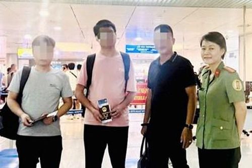 Nhập cảnh vào Việt Nam để 'tìm vợ', 2 người đàn ông Trung Quốc bị trục xuất