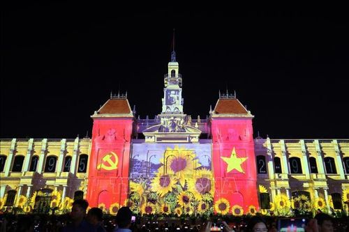Việt Nam trải qua cuộc chuyển mình to lớn sau nửa thế kỷ