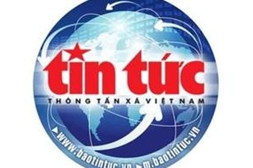 Thanh niên một tay lái xe kiểu mạo hiểm, bị phạt hơn 10 triệu đồng