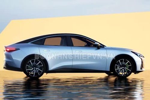Xe sedan 'trên cơ' Toyota Camry, công suất 530 mã lực, giá hơn 450 triệu đồng