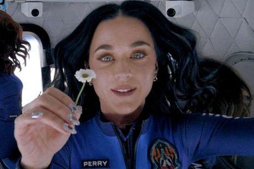 Katy Perry hối tiếc về chuyến bay vào không gian