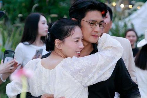 Ngô Thanh Vân xác nhận Huy Trần 'lên chức' ở tuổi 35?