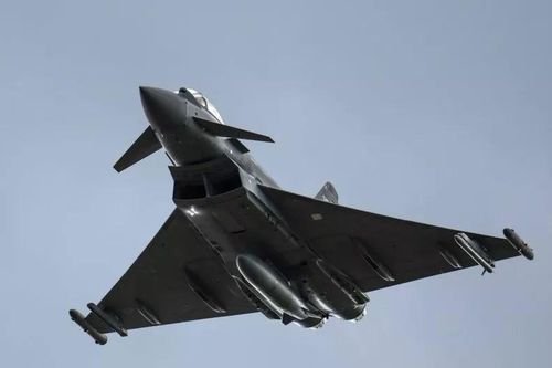 Không quân Hoàng gia Anh chặn máy bay Nga gần sườn phía đông NATO