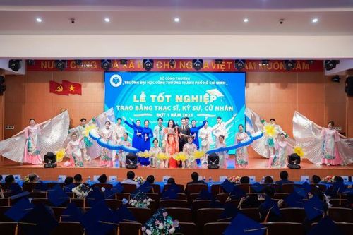 HUIT tổ chức Lễ Tốt nghiệp và Trao bằng thạc sĩ, kỹ sư, cử nhân đợt 1 năm 2025