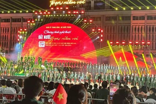 Chương trình nghệ thuật 'Đất nước trọn niềm vui'