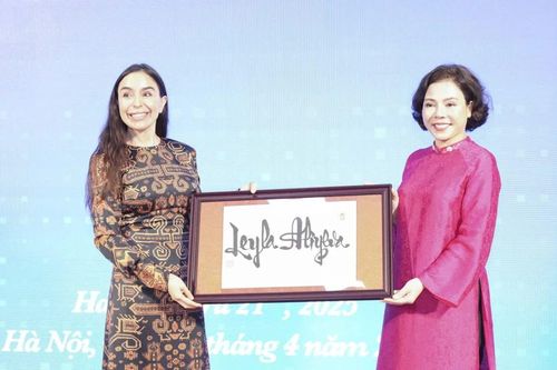 Đoàn đại biểu Cộng hòa Azerbaijan thăm Trường Cao đẳng Thương mại và Du lịch Hà Nội