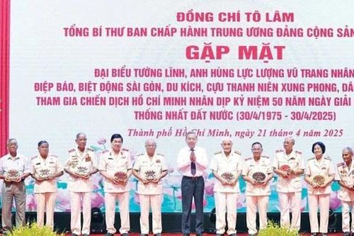 Tổng Bí thư Tô Lâm gặp mặt tướng lĩnh, anh hùng lực lượng vũ trang nhân dân tham gia Chiến dịch Hồ Chí Minh