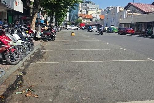 TP Hồ Chí Minh: 4 năm, gần 363 nghìn trường hợp đỗ xe ô tô dưới lòng đường có thu phí nhưng không trả tiền