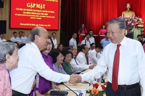 Tổng Bí thư Tô Lâm gặp mặt cán bộ lão thành miền Nam