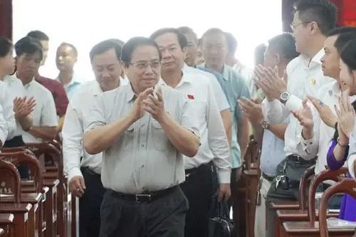 Thủ tướng Phạm Minh Chính tiếp xúc cử tri Cần Thơ