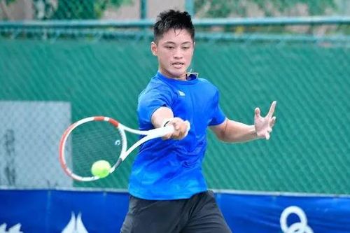 Quần vợt Việt Nam lùi một bước để tính đường dài