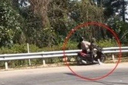 Clip: Tốc độ 'lốc xoáy' khiến 2 cô gái đổ đèo Tam Đảo 'bay' khỏi xe