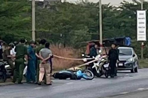 Giật mình khi nghe tiếng sét, người đàn ông té xe tử vong