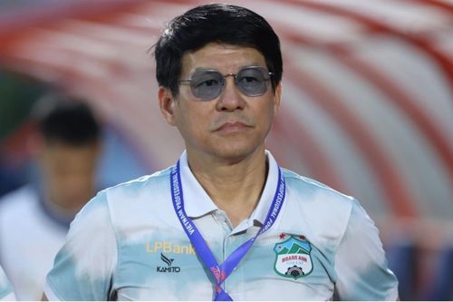 Lăng mạ trọng tài, 2 lãnh đạo HAGL bị phạt nặng