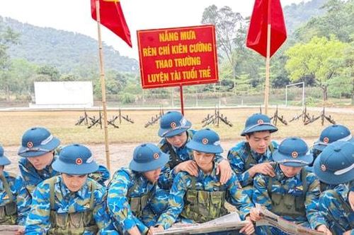Tiểu đoàn Huấn luyện chiến sĩ mới hưởng ứng Ngày Sách và văn hóa đọc
