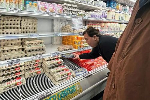 Người dân Mỹ 'thắt lưng buộc bụng' do chính sách thuế quan
