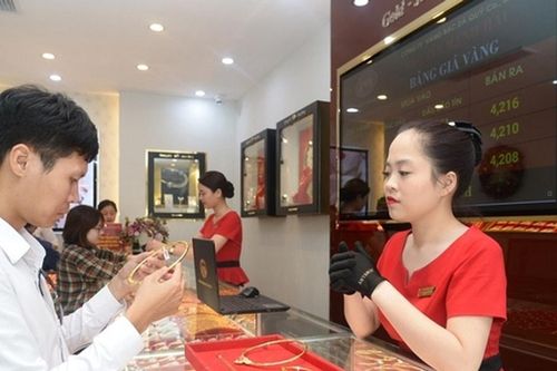 Cẩn trọng đầu tư khi giá vàng biến động