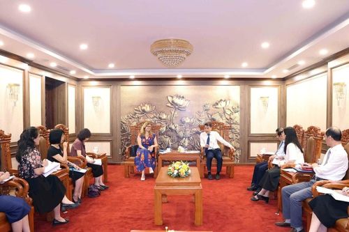 Hợp tác, trao đổi kinh nghiệm trong chăm sóc, giáo dục và bảo vệ trẻ em