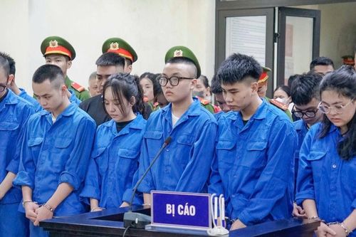Nhóm 'quái xế' tông tử vong người chờ đèn đỏ lĩnh án