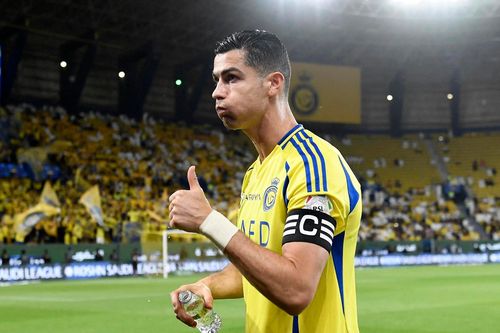 Ronaldo hào phóng chi đậm sau kỳ nghỉ dưỡng sang chảnh