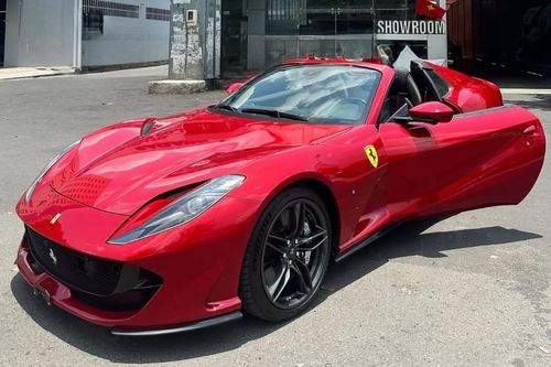 Siêu xe Ferrari 812 GTS thứ hai có mặt tại Việt Nam