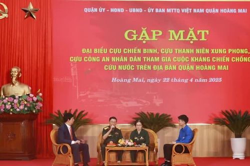 Quận Hoàng Mai gặp gỡ 215 đại biểu cựu chiến binh