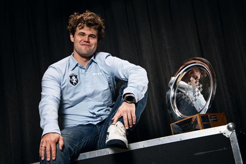 Magnus Carlsen toàn thắng tại giải Cờ vua Freestyle Grenke 2025: Một kỳ tích lịch sử