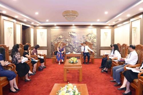 Tăng cường trao đổi, hợp tác trong lĩnh vực chăm sóc, giáo dục và bảo vệ trẻ em