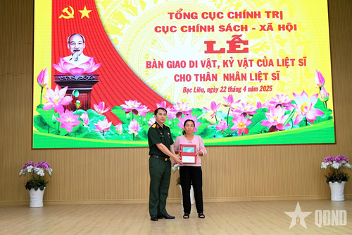 Tổng cục Chính trị bàn giao di vật, kỷ vật cho thân nhân liệt sĩ tại Bạc Liêu
