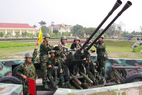 Sẵn sàng chiến đấu cao nhờ huấn luyện '3 thực chất'