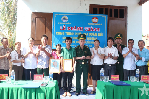 Bộ đội Biên phòng tỉnh Đắk Lắk khánh thành nhà đại đoàn kết tặng hộ nghèo