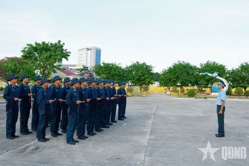 Sư đoàn 372 nâng cao chất lượng huấn luyện, bảo đảm hoàn thành thắng lợi các nhiệm vụ