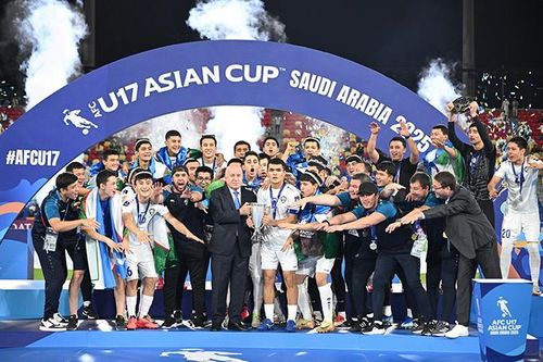 Vượt nghịch cảnh, U17 Uzbekistan vô địch