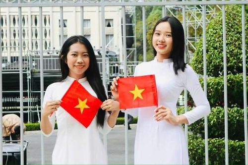 Không khí Lễ 30/4 rộn ràng cùng loạt trào lưu kinh doanh mới của bạn trẻ